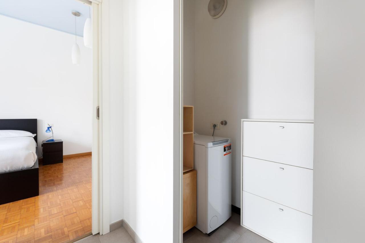 Cozy Apt With Balcony - Mm2 Sant'Agostino Apartment Milano Ngoại thất bức ảnh